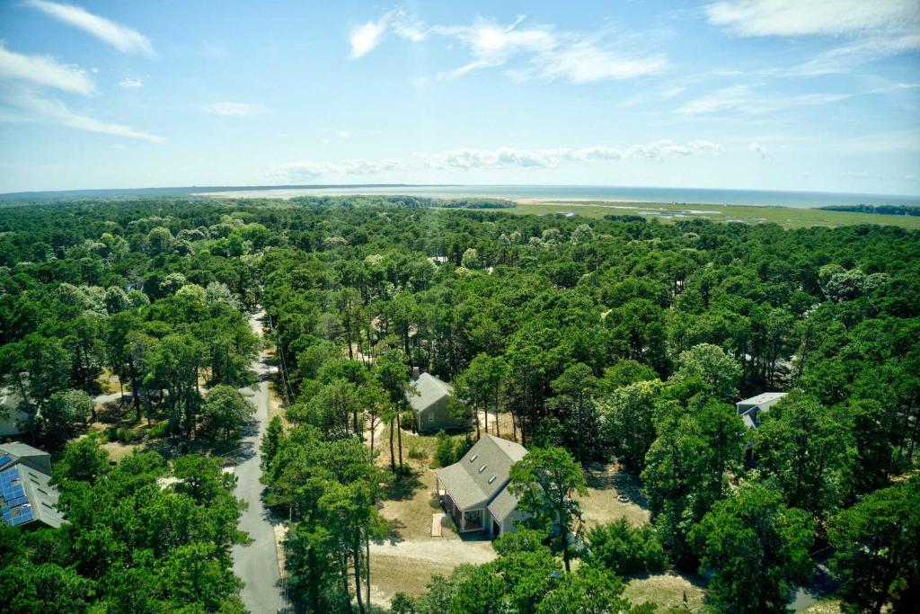 Charming Getaway with Hot Tub Dog Friendly - Image 5