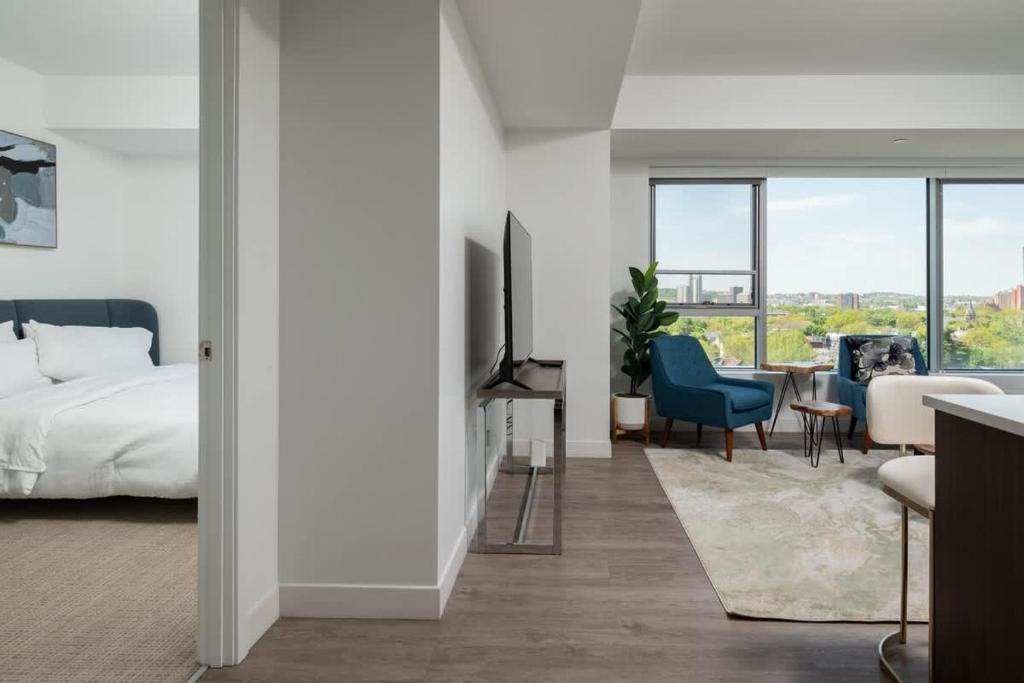 Central Serene Condo King Bed by MIT Harvard GYM - Image 7