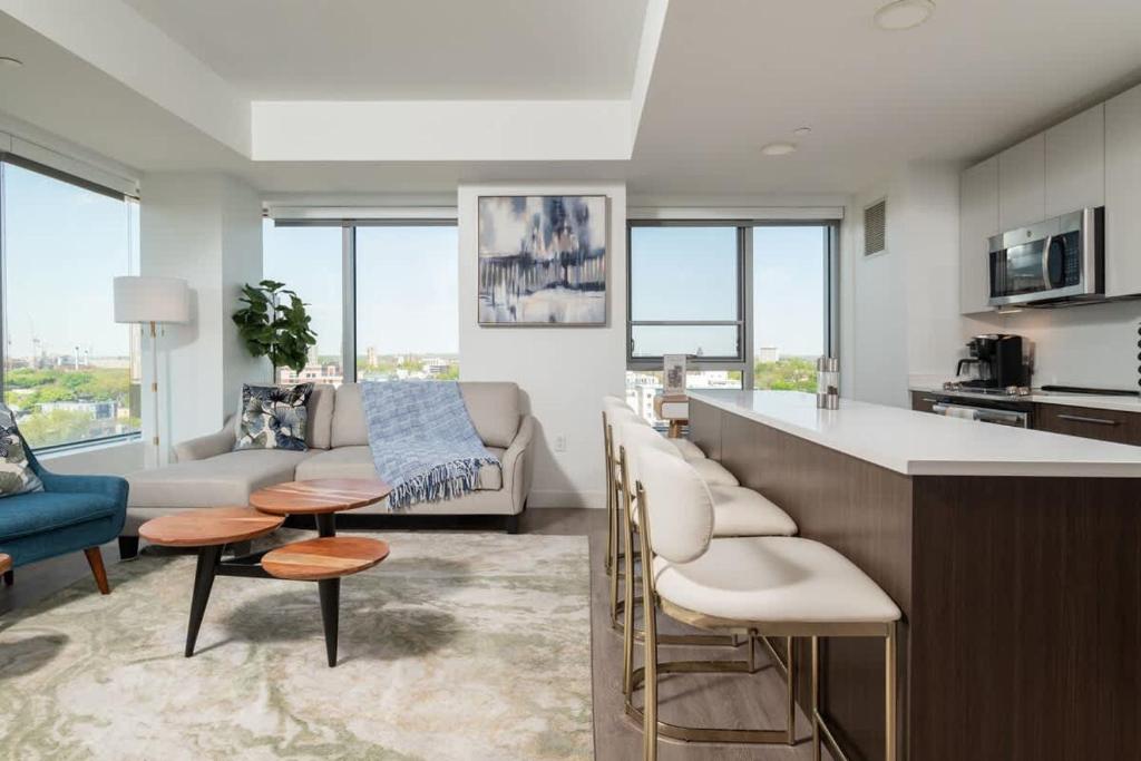 Central Serene Condo King Bed by MIT Harvard GYM - Image 5