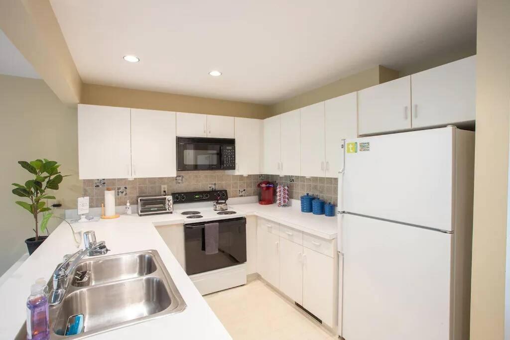 Spacious 3BR 3BA Sleeps 8 Ski On Off Jiminy Mountain Resort - Image 4