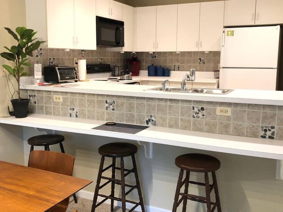 Spacious 3BR 3BA Sleeps 8 Ski On Off Jiminy Mountain Resort - Image 5