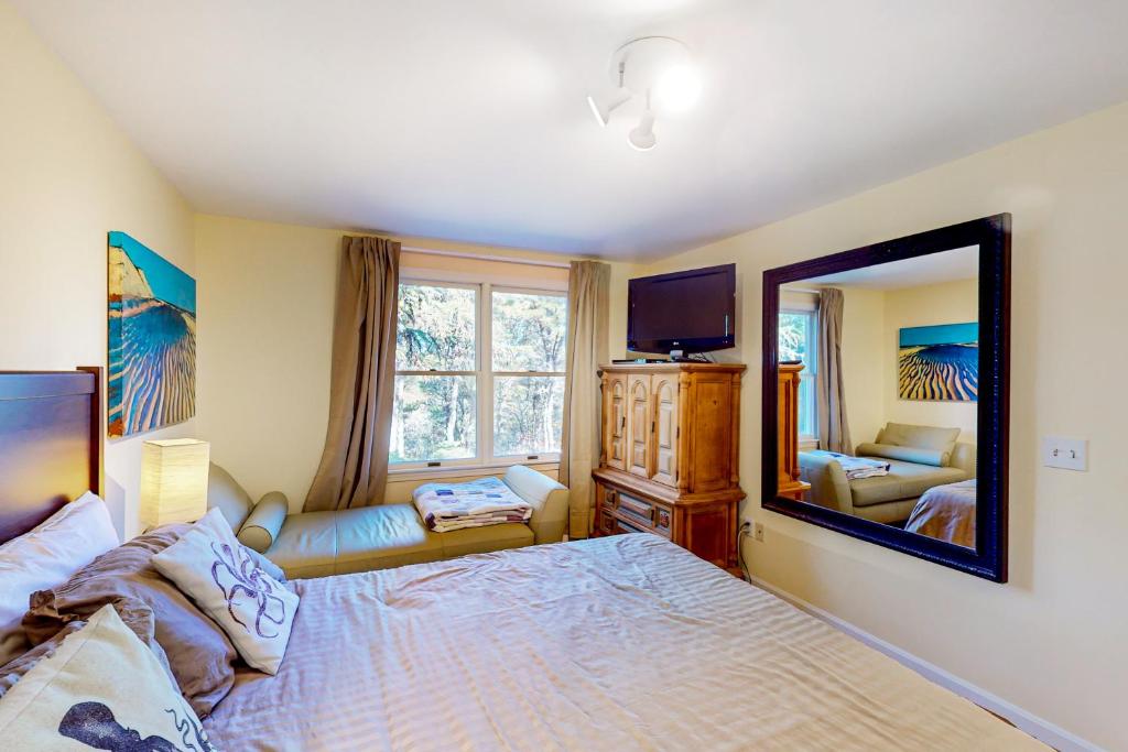 Twelve Trees - Image 7