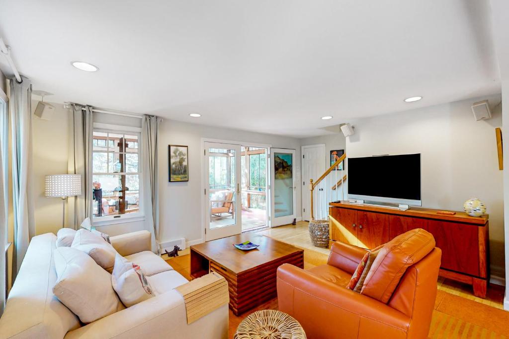 Twelve Trees - Image 5