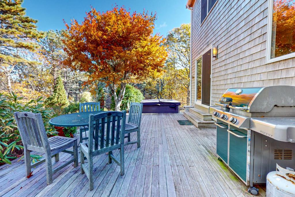 Hot Tub (Jacuzzi) - Photo 2