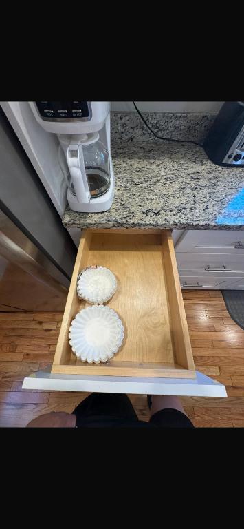 Elegant 3BR Home in Worcester - Image 5