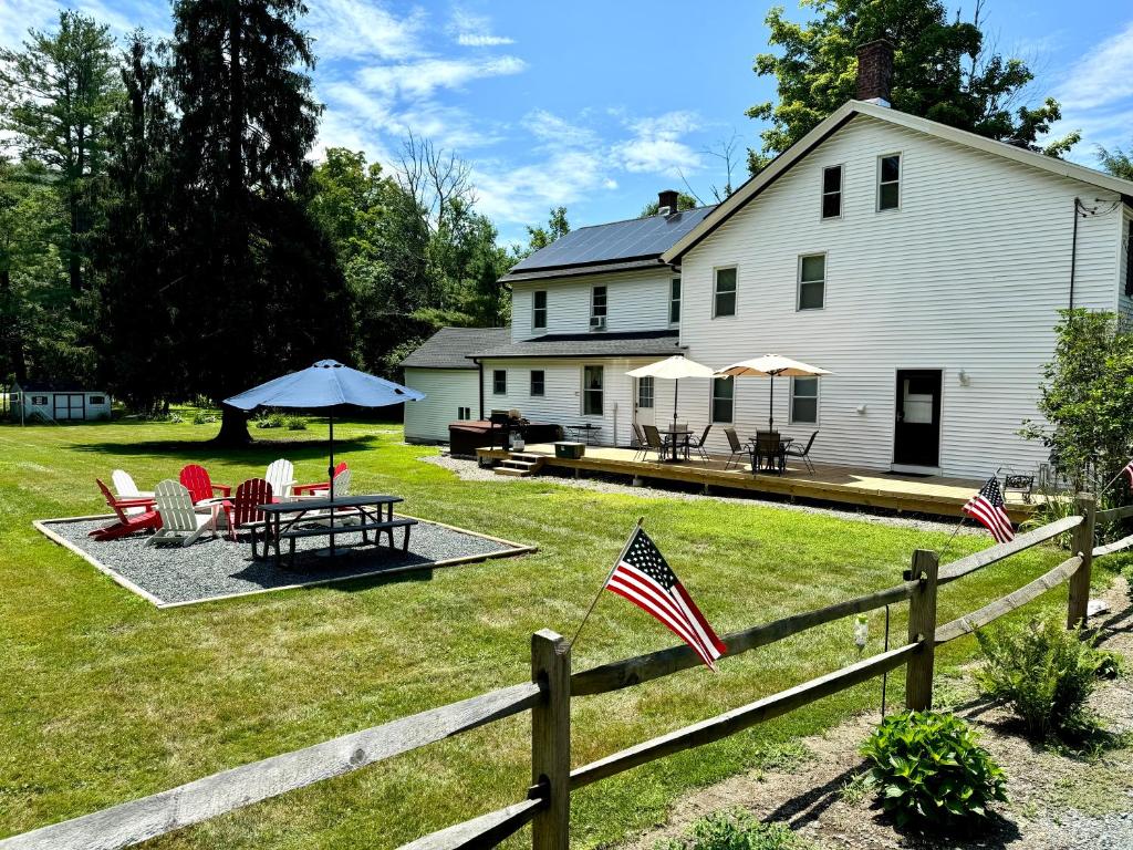 Berkshire Retreat Grand Home with Hot Tub and Large Yard, 5 mins from Jiminy Peak