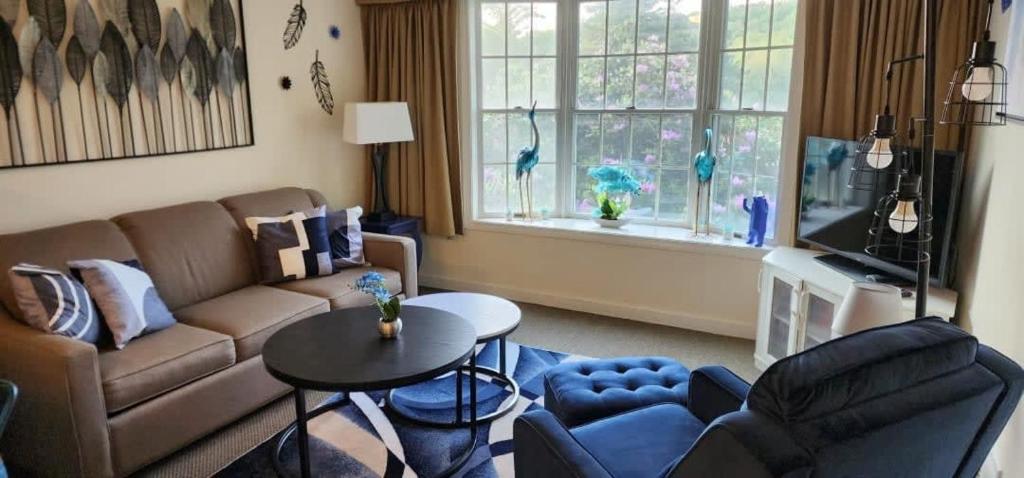 1st Floor Mountain View Suite Ski On Off At Jiminy- Fully Redone Decor