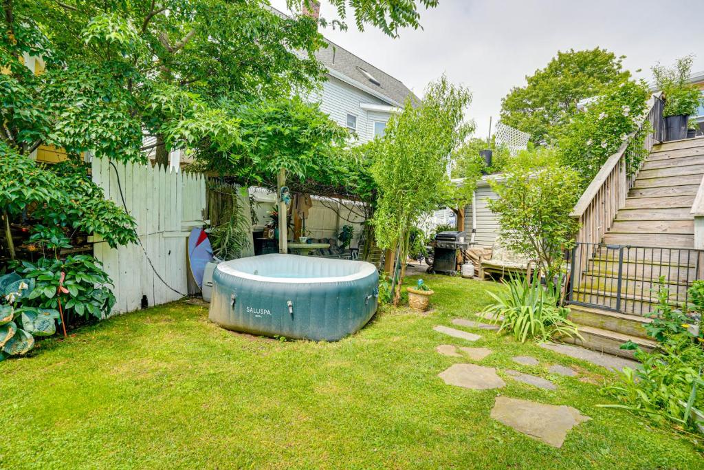 Hot Tub (Jacuzzi) - Photo 2