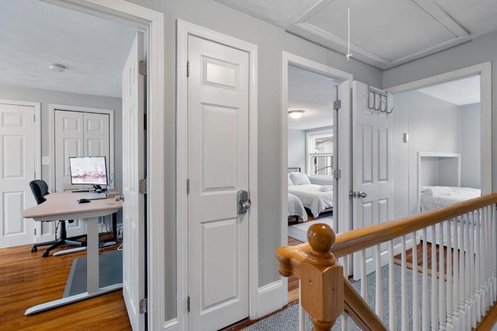 Heart of Southie - Hot Tub + Walk to Top Bars - Image 8