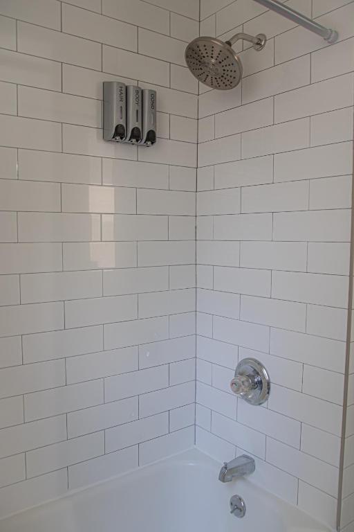 Hot Tub (Jacuzzi) - Photo 7