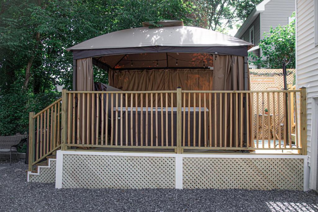 Hot Tub (Jacuzzi) - Photo 8