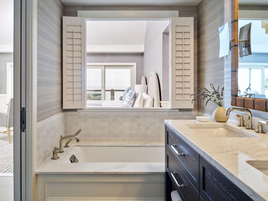 Hot Tub (Jacuzzi) - Photo 3