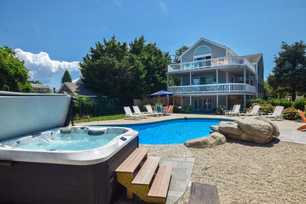 Water Views Private Pool Access to Cove