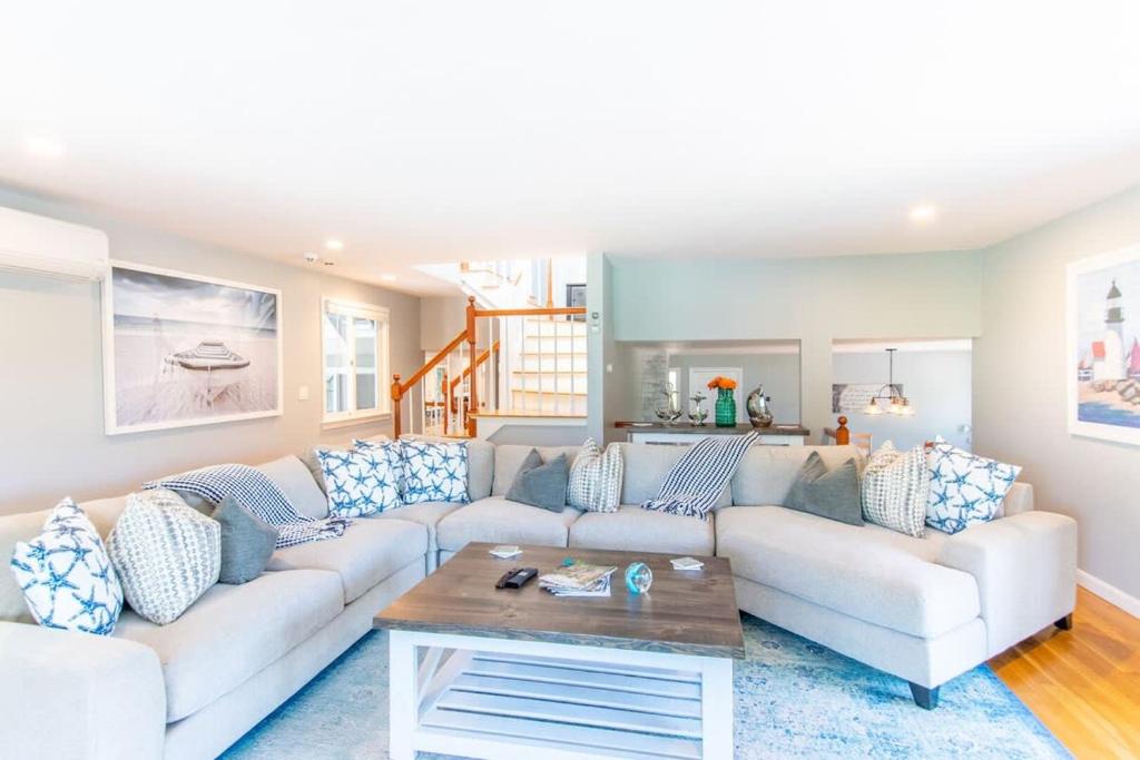 Water Views Private Pool Access to Cove - Image 7