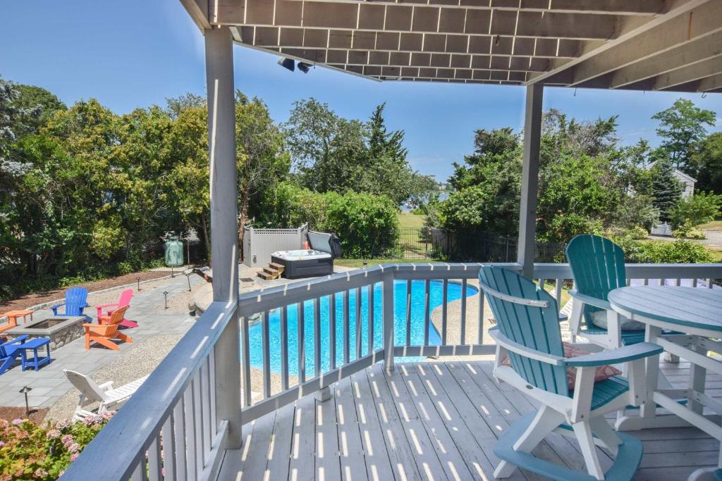 Hot Tub (Jacuzzi) - Photo 4