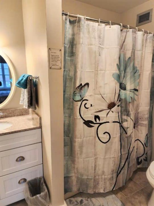 Hot Tub (Jacuzzi) - Photo 2