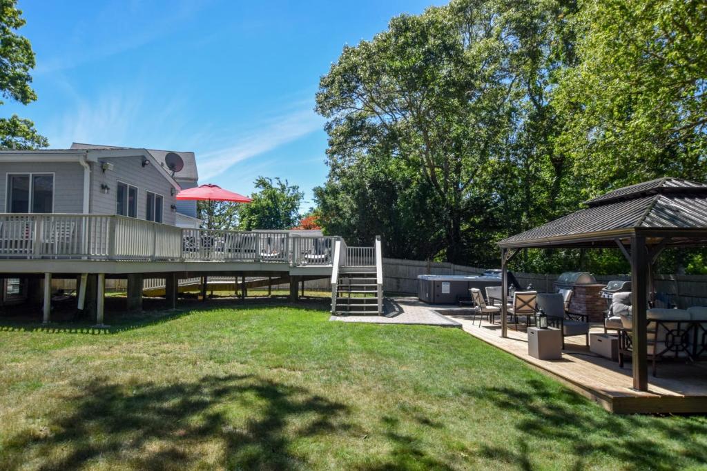 Hot Tub (Jacuzzi) - Photo 4