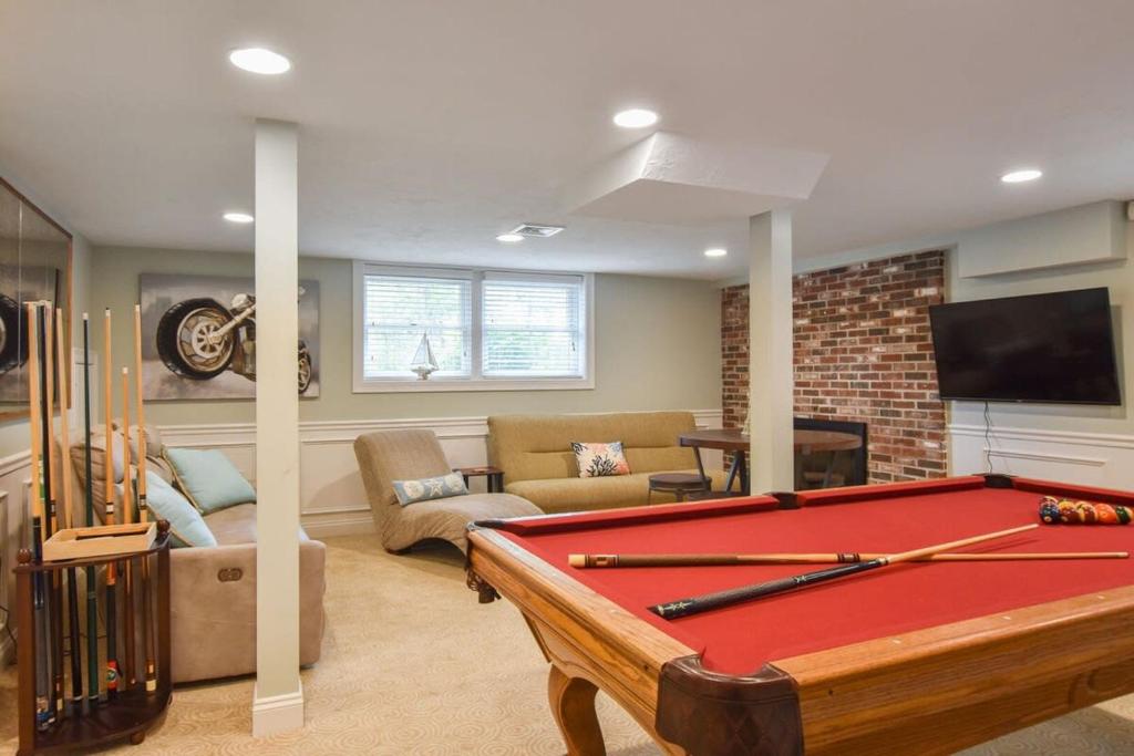 Walk to Bass River Beach Game Room! - Image 4