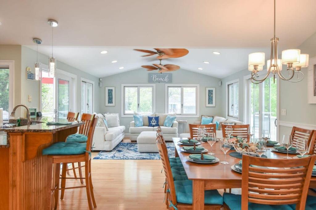 Walk to Bass River Beach Game Room! - Image 5