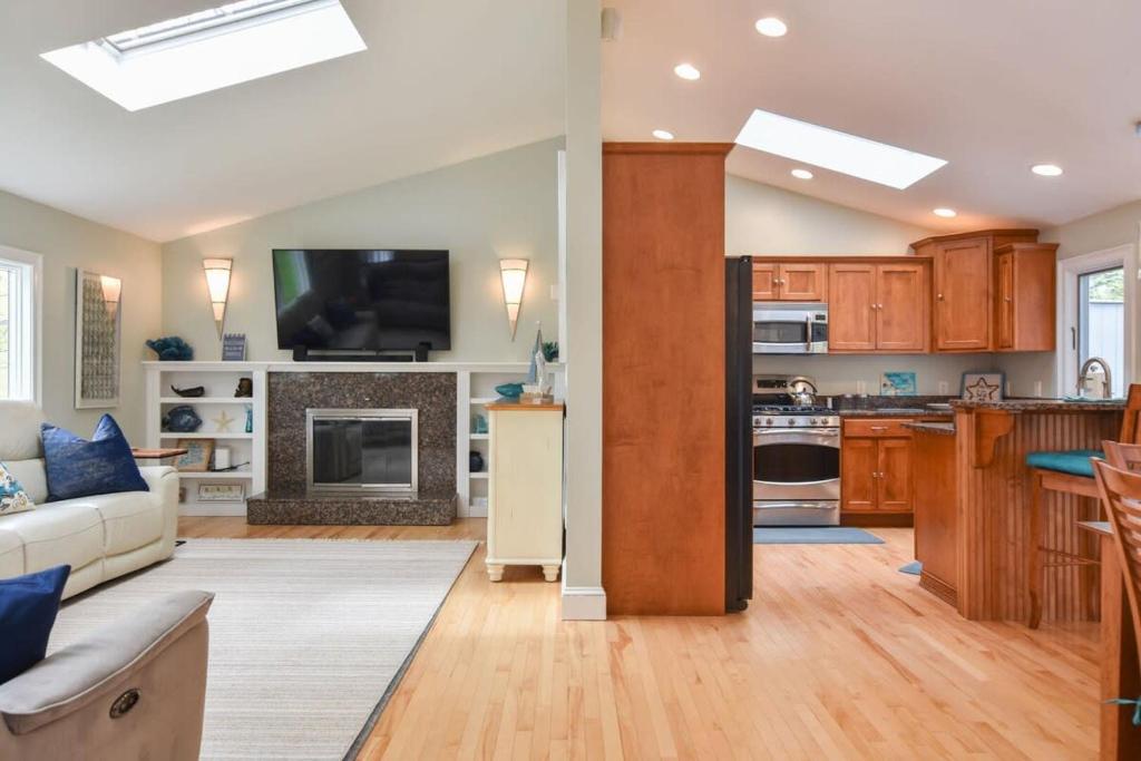 Walk to Bass River Beach Game Room! - Image 8