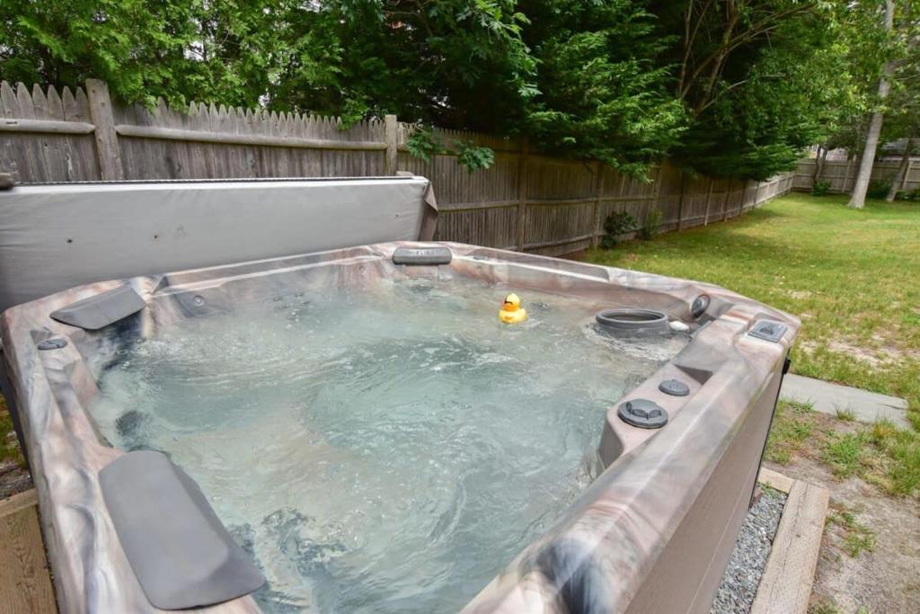 Hot Tub (Jacuzzi) - Photo 4