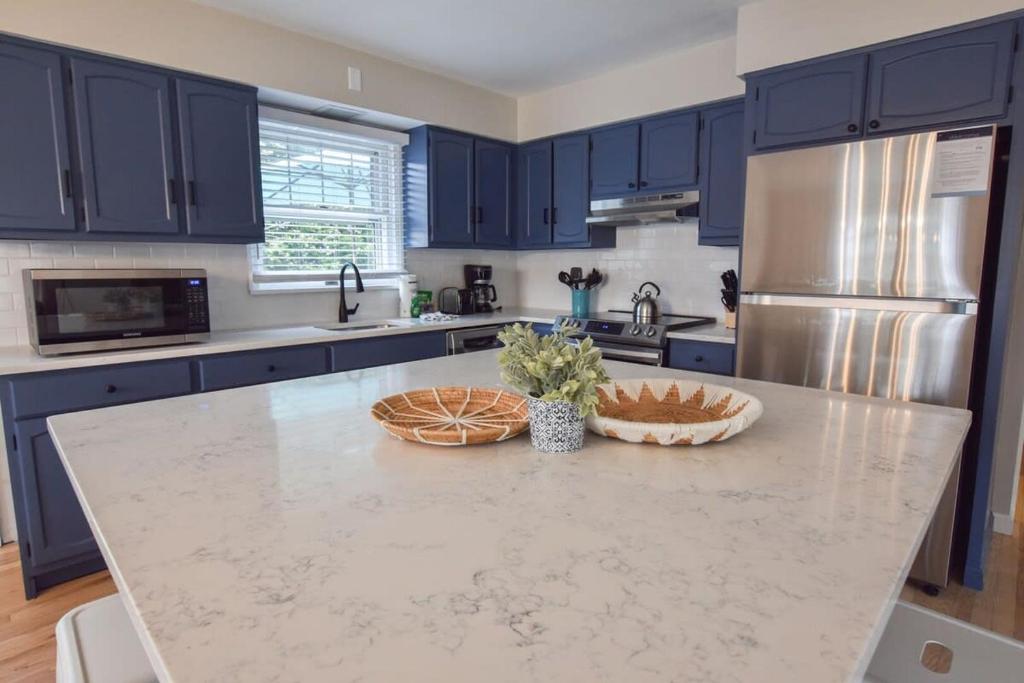 Perfect for Group w Kids & Dogs w Hot Tub - Image 4