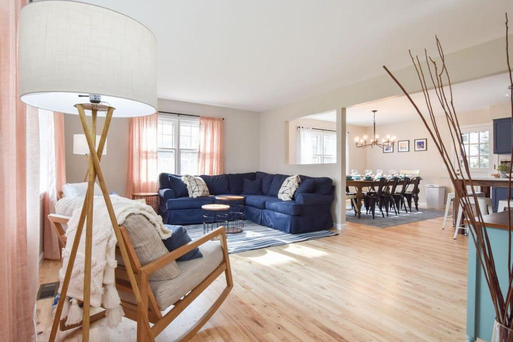 Perfect for Group w Kids & Dogs w Hot Tub - Image 7