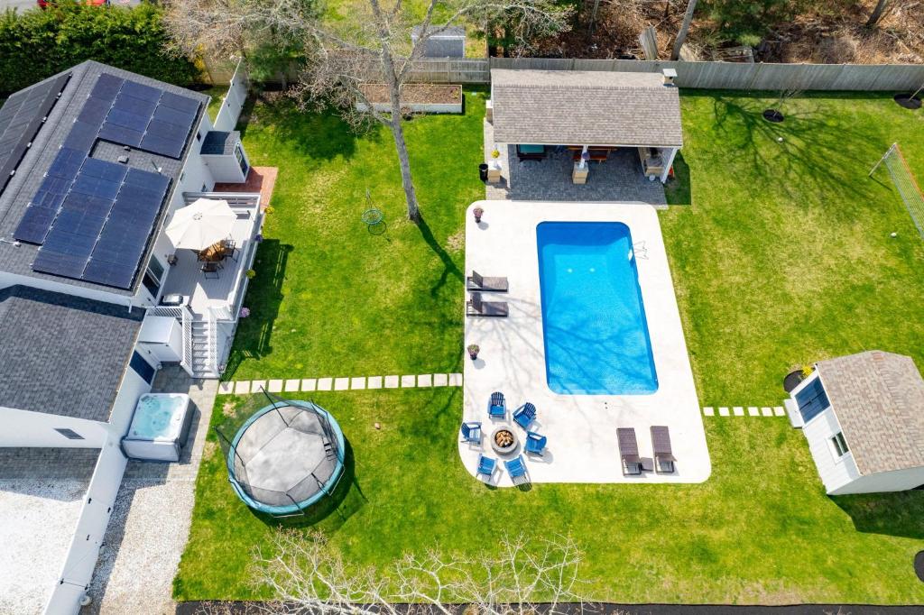 Hot Tub (Jacuzzi) - Photo 3