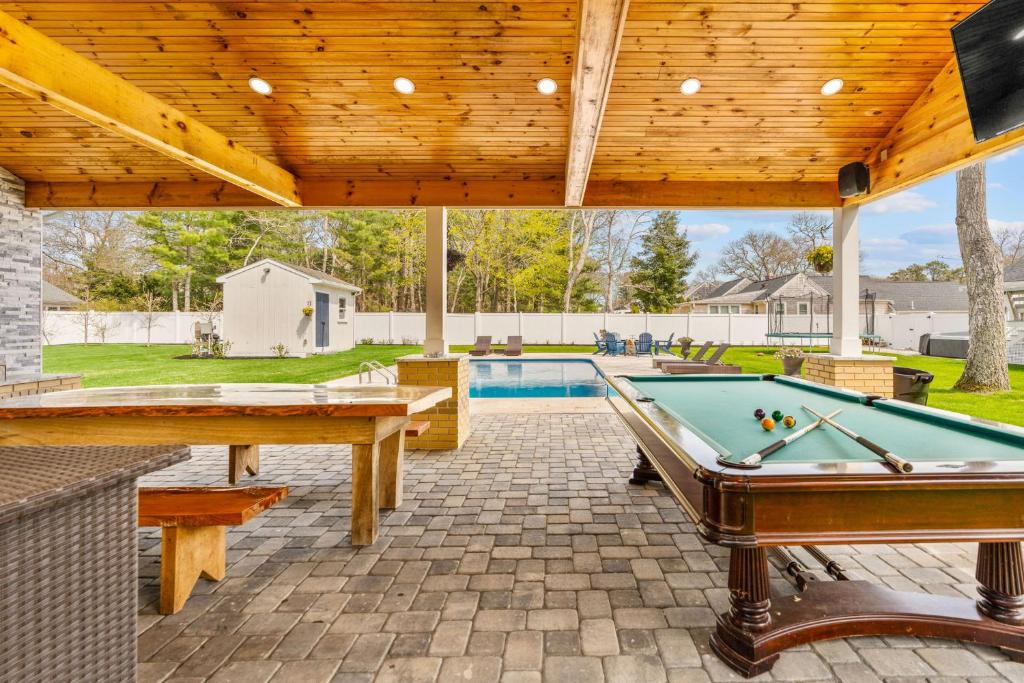 Family Retreat hot tub Firepit Beach nearby