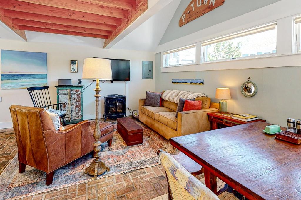 Toast of P-town - Image 5