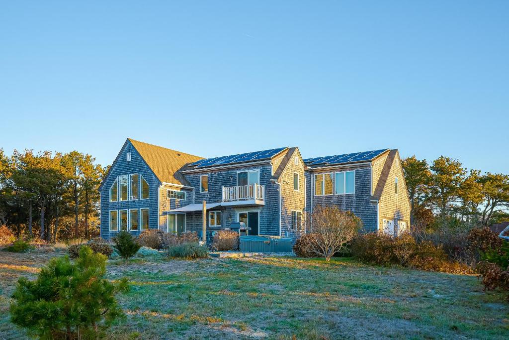 Hot Tub (Jacuzzi) - Photo 2