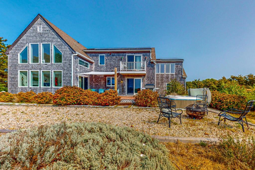 Hot Tub (Jacuzzi) - Photo 3