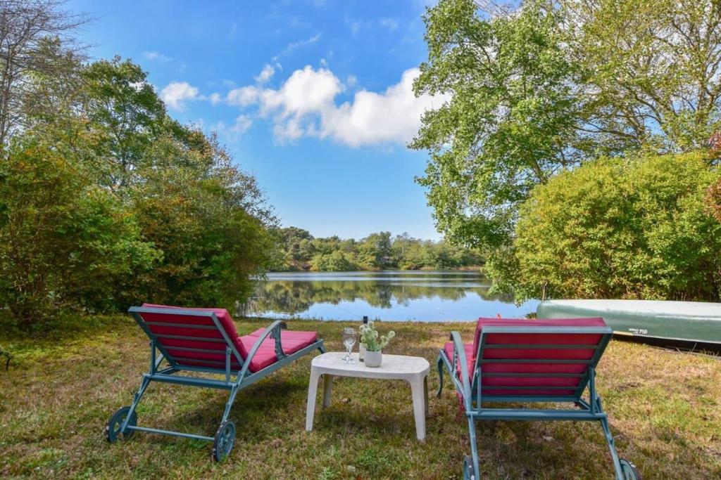 Waterfront home with Hot Tub Firepit and Game Room - Image 7