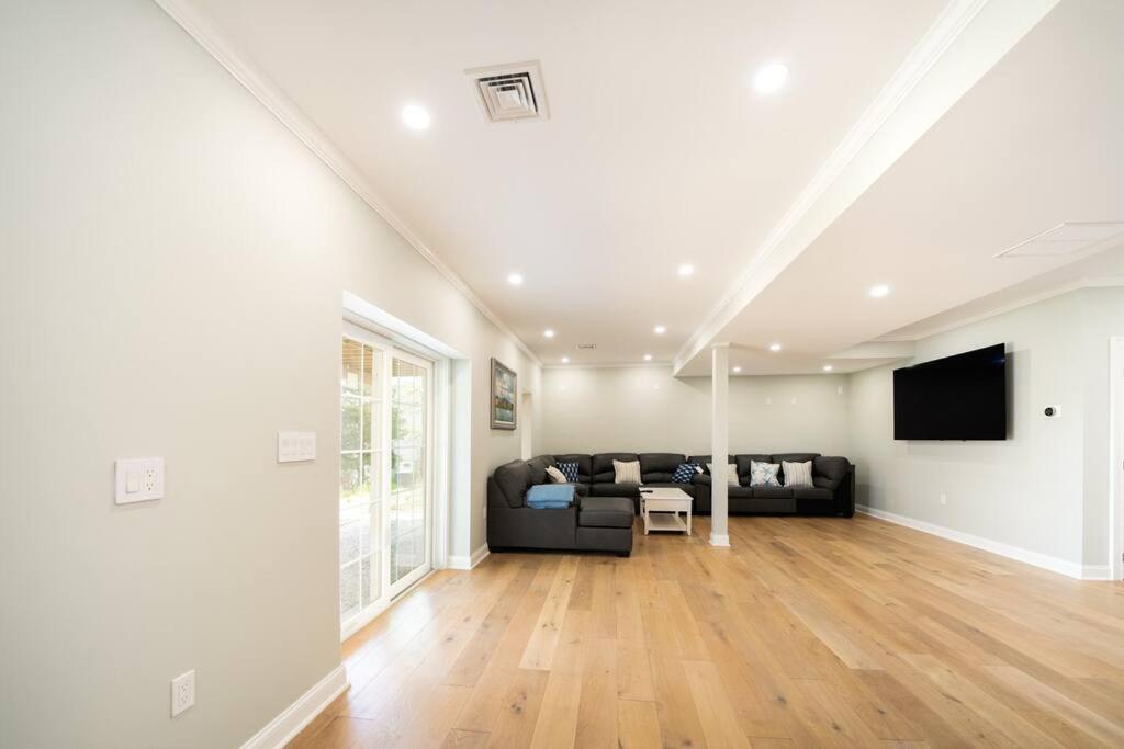 40 - 4BR Lakeview - Lakeside retreat near GJK View - Image 6