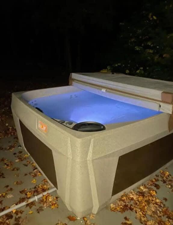 Berkshire Vacation Rentals: Stonebridge Cabin: Modern Amenities Enjoy Nature