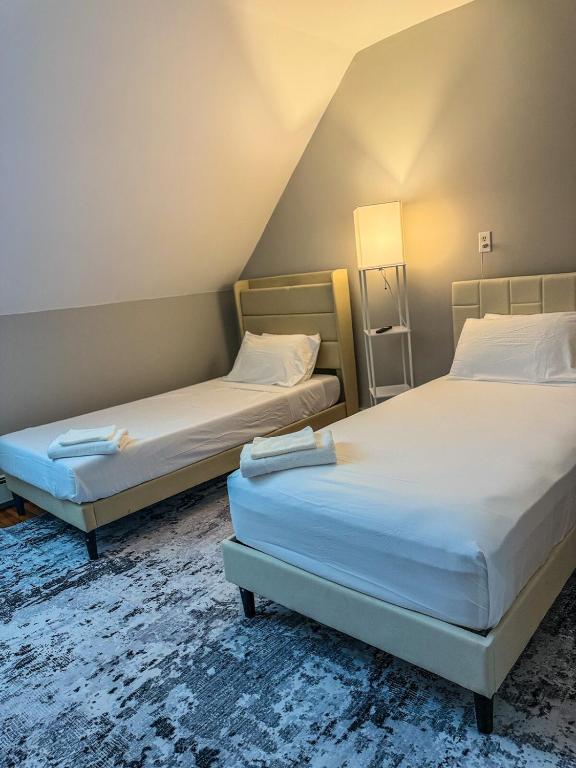 Stylish Stay By Beach And Shops - Image 7