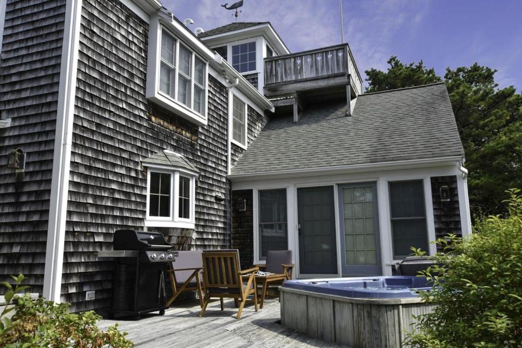 Walk to Water Hot Tub & Game Room