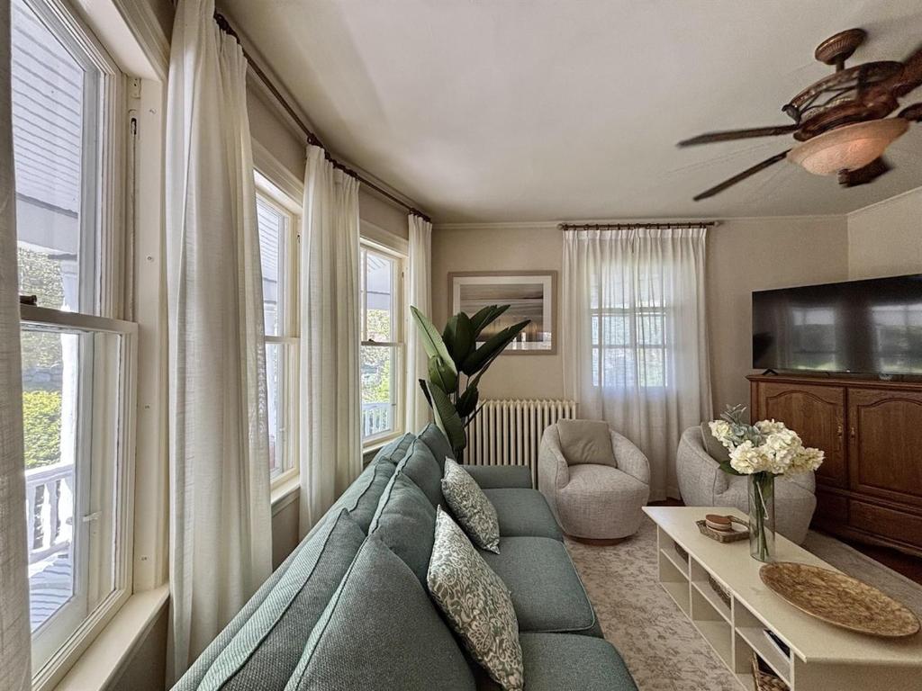 Big New England Family Home; walk to beach, shops - Image 8