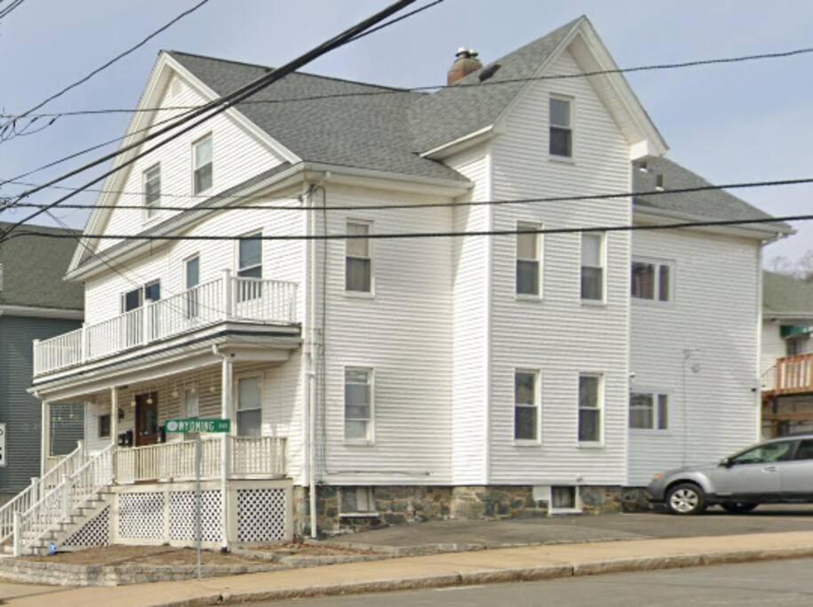 Spacious and Cozy- near T-station-Quiet Neighborhood! - Image 6