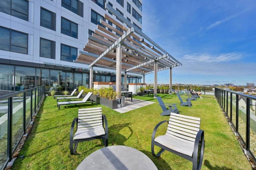 Central Penthouse Harvard MIT Spacious Gym & Work