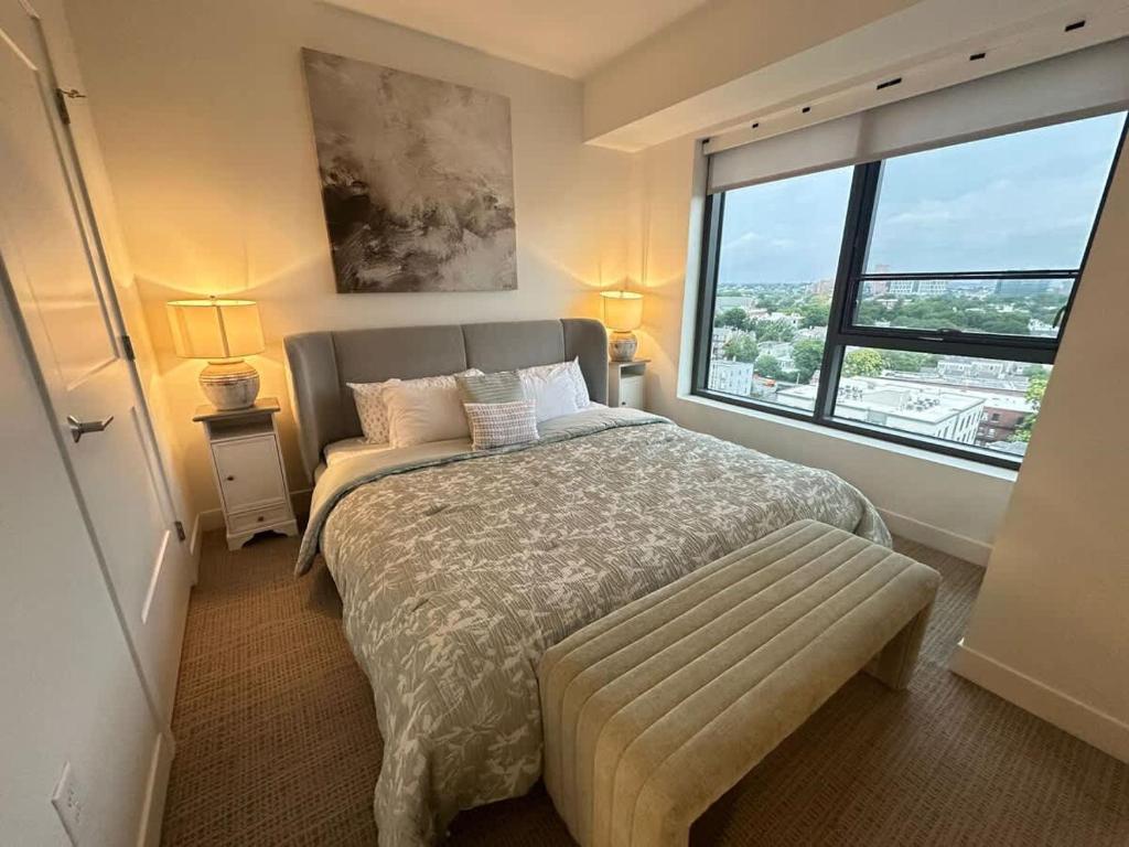 Central Penthouse Harvard MIT Spacious Gym & Work - Image 7