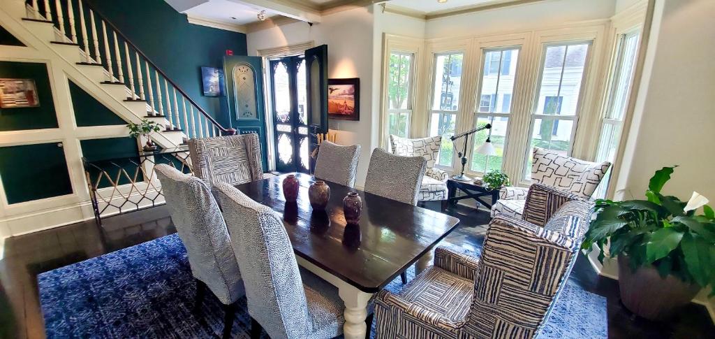 White Porch Inn - Image 6