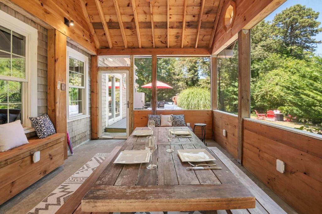 Stellar Home with Hot Tub & Movie Room - Image 4