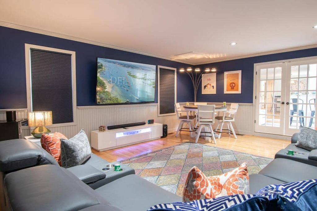 Stellar Home with Hot Tub & Movie Room - Image 7