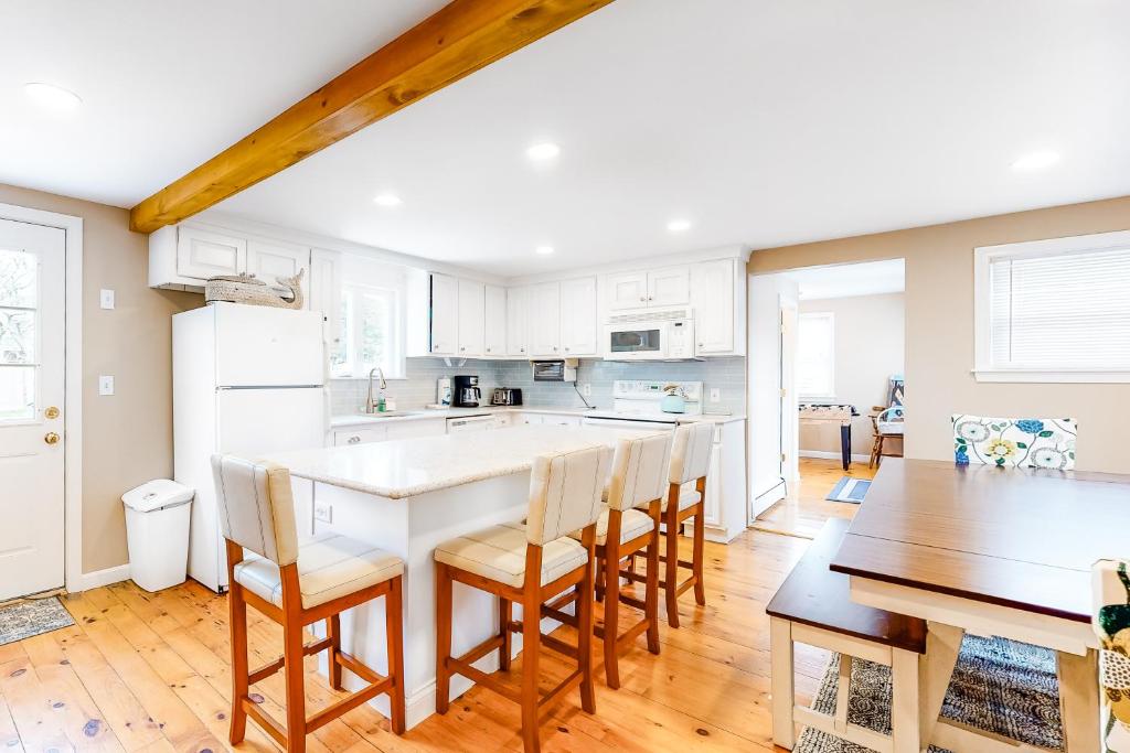 Cape Cod Playhouse - Image 4