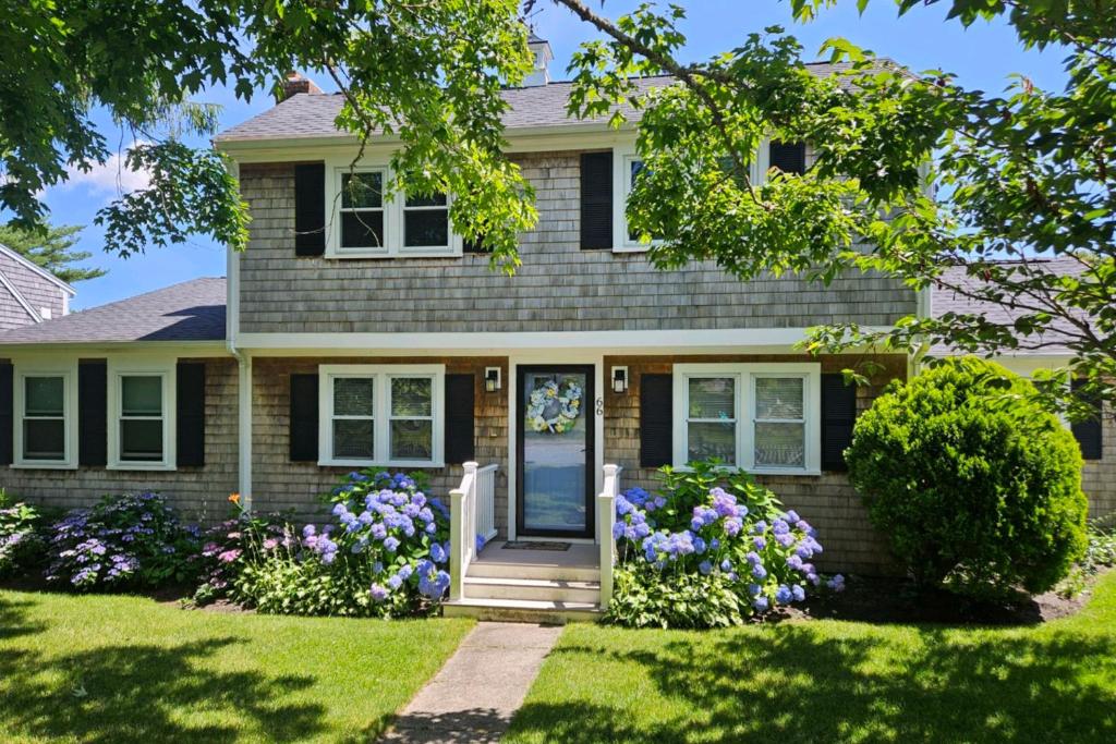 Cape Cod Playhouse - Image 6