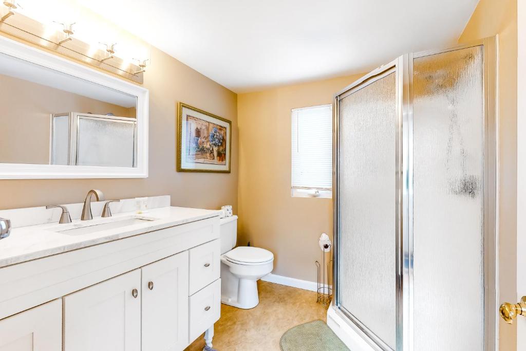 Cape Cod Playhouse - Image 8