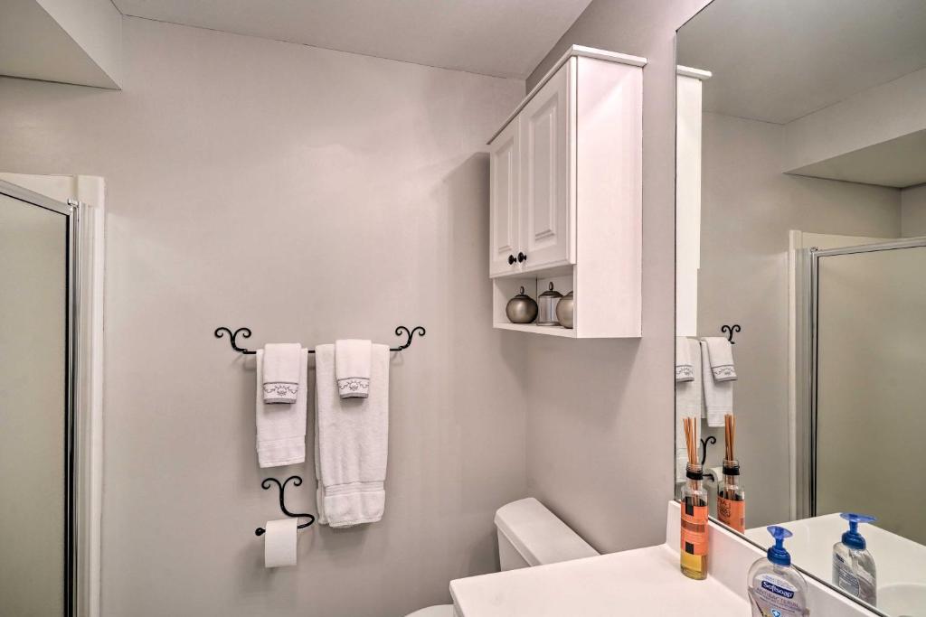 Family-Friendly Hancock Home Walk to Slopes! - Image 8