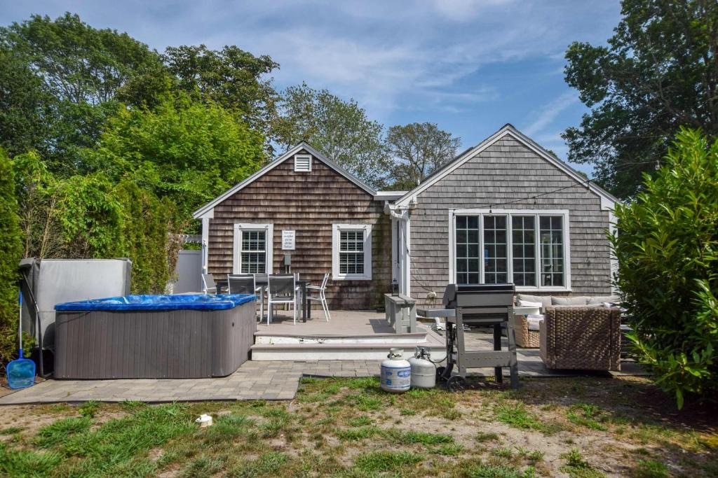 Hot Tub (Jacuzzi) - Photo 4