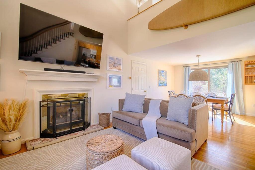 0 4 Miles to Grey Neck Beach Dog Friendly - Image 7